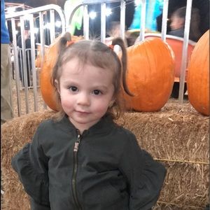 Meet your Posher, Edith